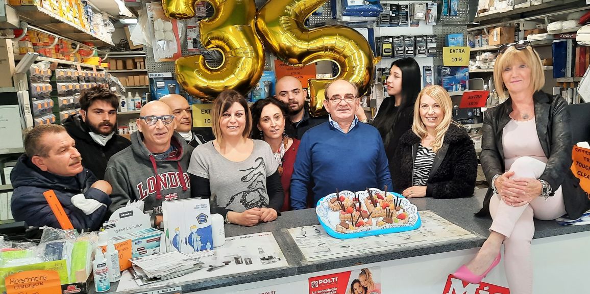 TANTI AUGURI A RIP-EL: IL NEGOZIO FESTEGGIA 35 ANNI